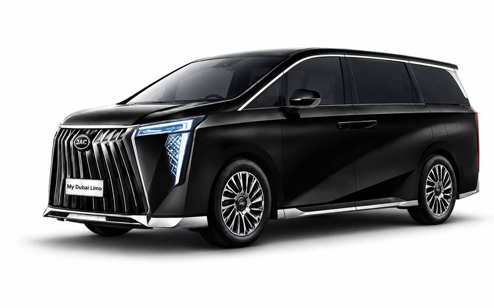 JAC M8 luxury MPV for chauffeur service Dubai